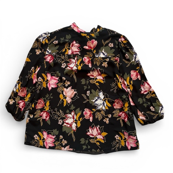 Floral Blouse with Bow - Picture 2 of 12